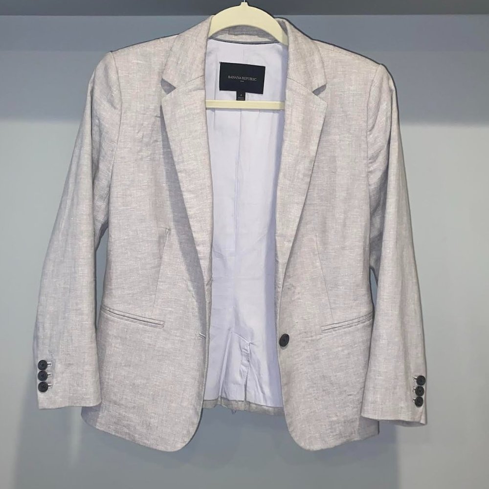 Banana Republic Light Grey Novelty Blazer (Size 4)